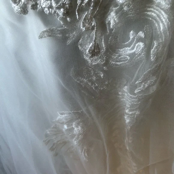 Demidress Wedding dress with Chic off the shoulder Tulle - Picture 4 of 14